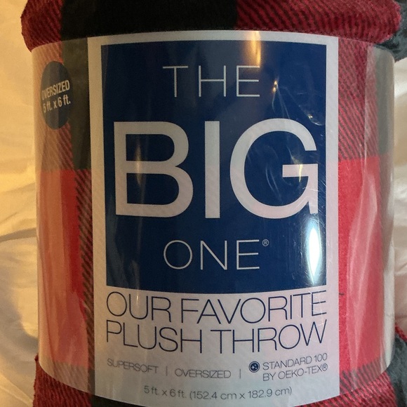 The Big One Red and Black Checkered Plush Throw - Picture 2 of 6